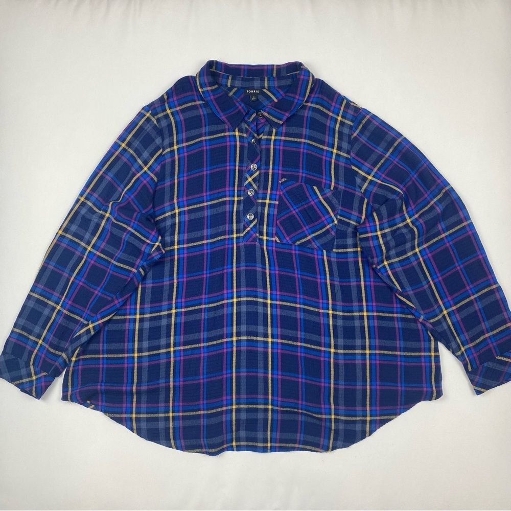 Torrid Plaid Buttoned‎ Blouse